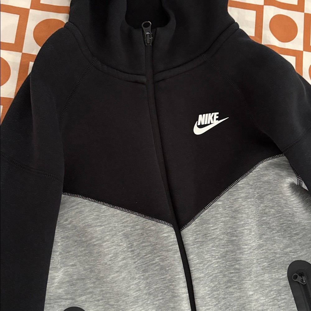 Nike Kids Black and Gray Nike tech - Picture 9 of 11
